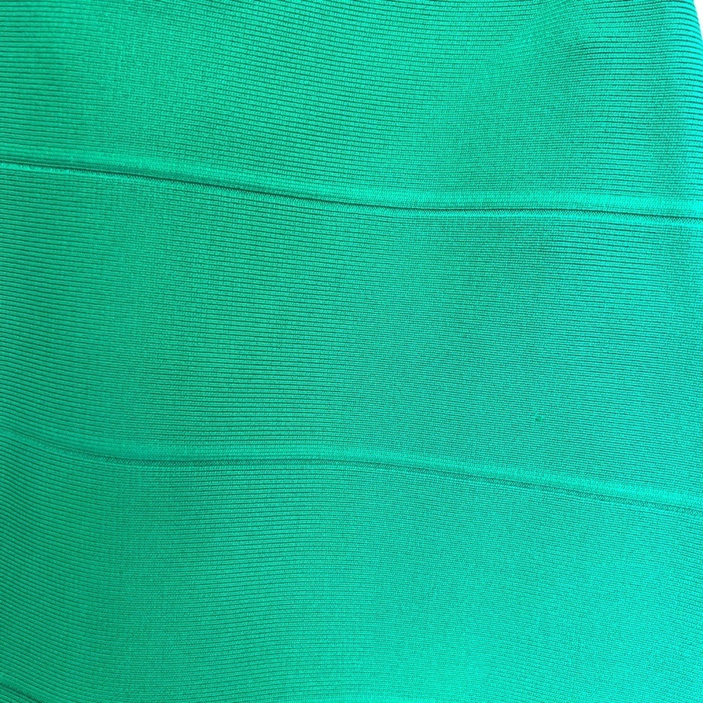 EUC BCBG 'Simone' Bandage Mini Skirt small emerald green perfect for holidays - Picture 6 of 6